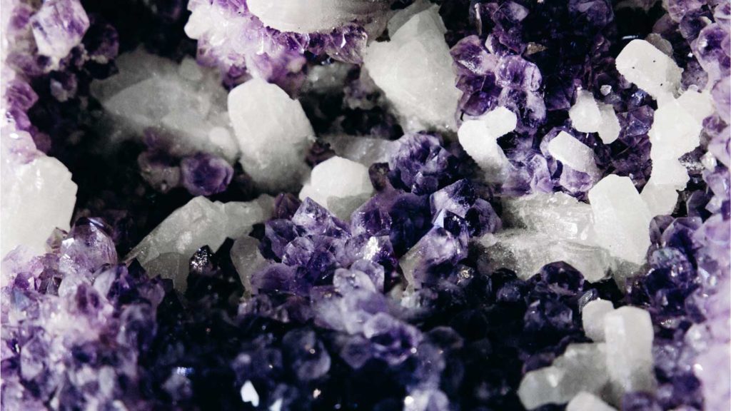 5-Places-Where-You-Can-Find-the-Best-Crystals-on-civicdaily