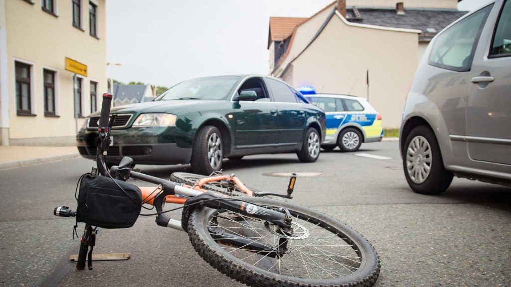 Things-You-Need-To-Do-While-You-Involve-Bicycle-Accident-on-civicdaily