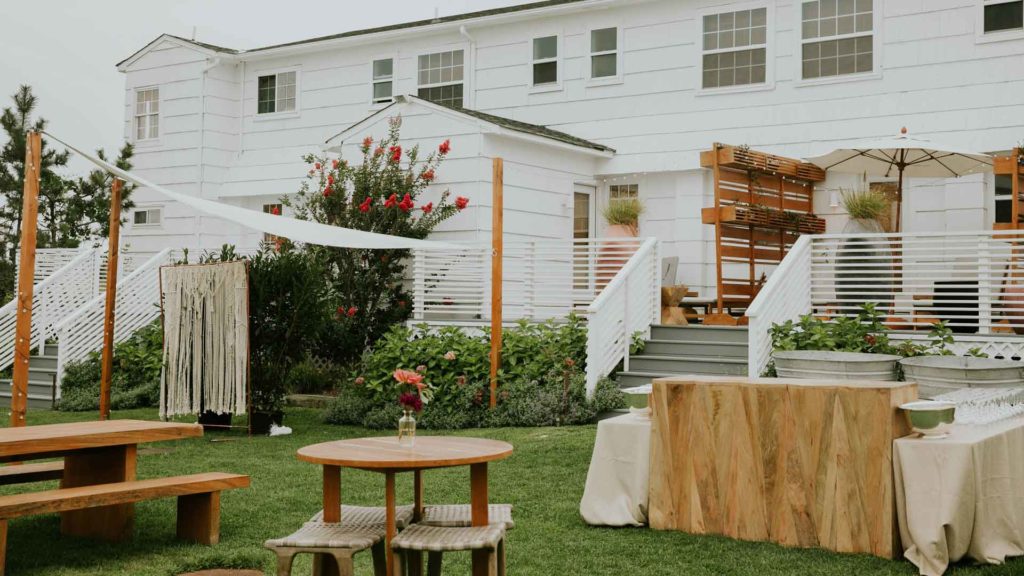 Garden-Arbour-Design-Inspiration---Ideas-to-Elevate-Your-Outdoor-Space-On CivicDaily