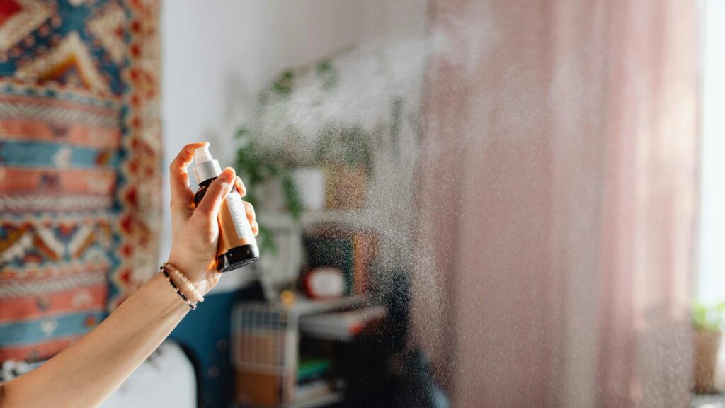 Warm-and-Inviting-Home-Fragrances-On-CivicDaily